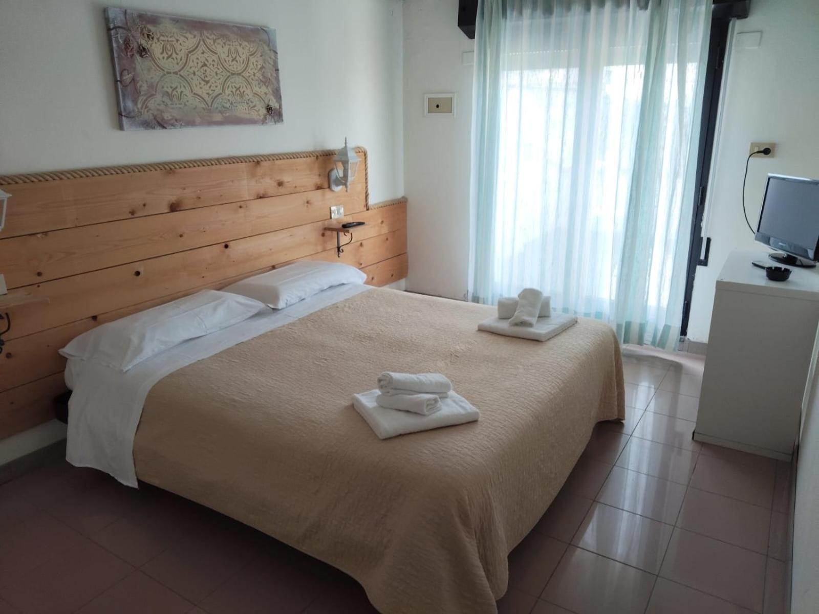 Hotel Garisenda B&B - In Centro A Riccione - Ngoại thất bức ảnh
