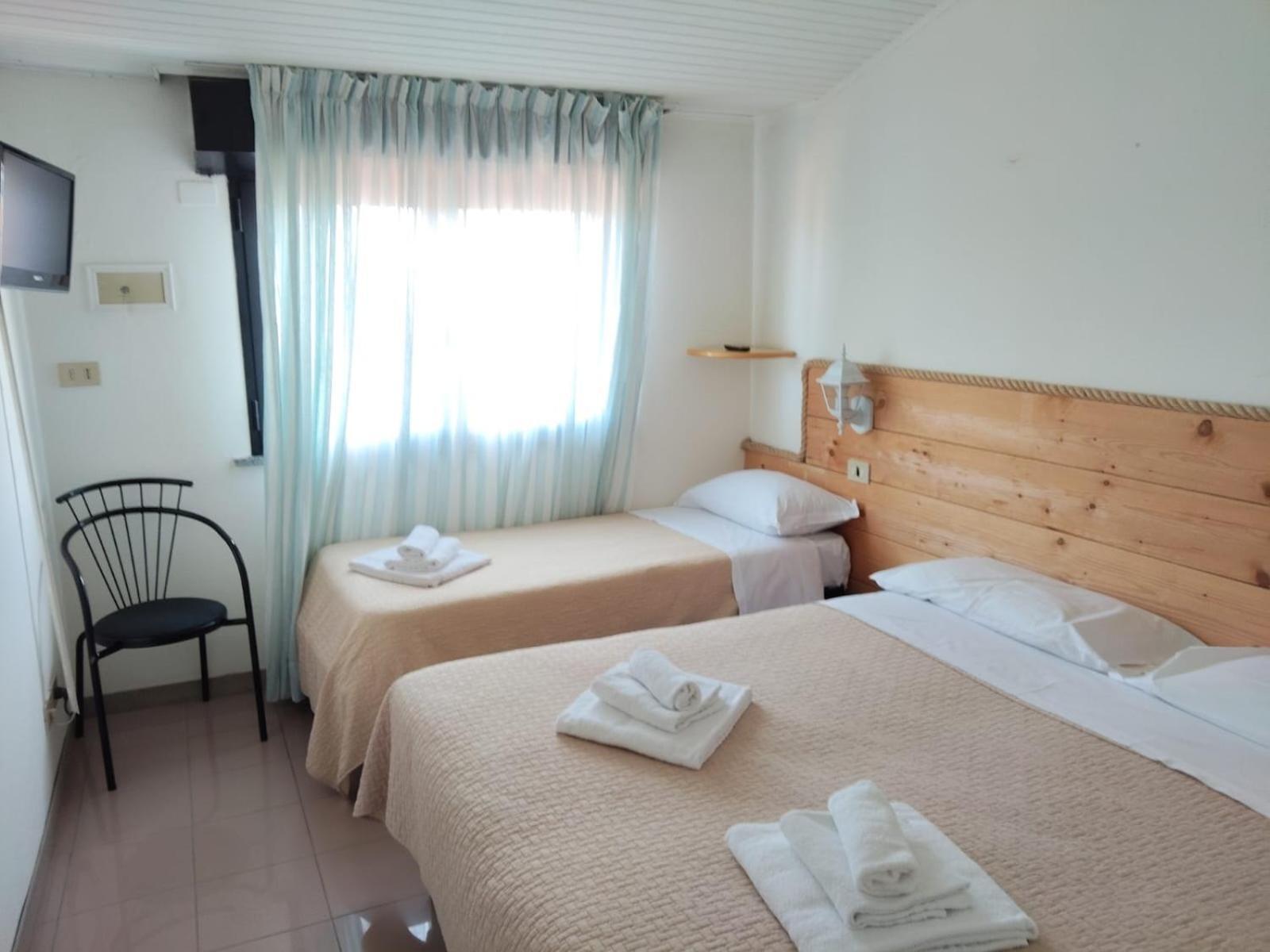 Hotel Garisenda B&B - In Centro A Riccione - Ngoại thất bức ảnh